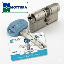 31x31mm Cilindras C28Plus su 3 raktais 